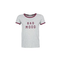 T-shirty z krótkim rękawem Yurban FET. Czerwone t-shirty damskie marki Guess, l. Za 71,20 zł.