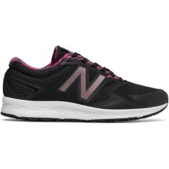 New Balance Buty wflshlb2, 40,5. Czarne buty sportowe damskie marki New Balance, bez wzorów, eleganckie, do biegania. W wyprzedaży za 229,00 zł.