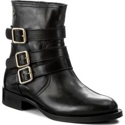 Botki TOMMY HILFIGER - Alissa 1A FW0FW01960 Black 990. Czarne botki damskie na zamek marki TOMMY HILFIGER, z materiału, z okrągłym noskiem, na obcasie. W wyprzedaży za 449,00 zł.