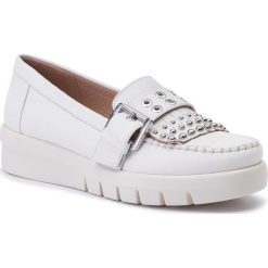 Mokasyny GEOX - D Wimbley C D92CYC 043BC C1000 White. Białe mokasyny damskie Geox, ze skóry ekologicznej, na płaskiej podeszwie. W wyprzedaży za 289,00 zł.