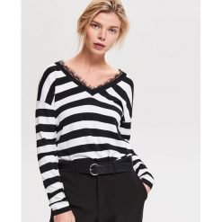 Cienki sweter w paski - Czarny. Czarne swetry klasyczne damskie marki Reserved, s, w paski. Za 99,99 zł.