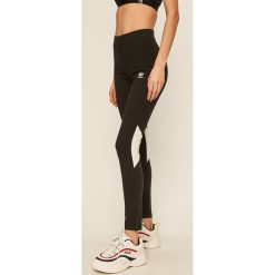 Adidas Originals - Legginsy. Czarne spodnie damskie adidas Originals, bez wzorów, z elastanu. W wyprzedaży za 119,90 zł.