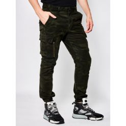 Joggery Superdry Recruit Flight Grip Cargo M7010060A. Zielone jeansy męskie Superdry, m, bez wzorów, z elastanu. W wyprzedaży za 269,00 zł.