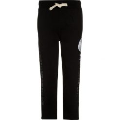 GAP BOYS ACTIVE ARCH Spodnie treningowe true black. Czarne spodnie dresowe dziewczęce marki GAP, z bawełny. Za 129,00 zł.