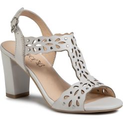 Sandały CAPRICE - 9-28315-24 White Nappa 102. Białe klapki damskie Caprice, bez wzorów, ze skóry, bez obcasa, na obcasie. Za 279,00 zł.