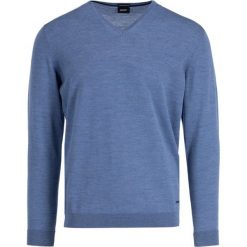 Sweter JOOP! 30018326. Niebieskie swetry męskie JOOP!, m, bez wzorów, z wełny, klasyczne, z klasycznym kołnierzykiem, bez kaptura. W wyprzedaży za 309,00 zł.