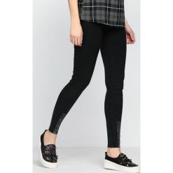 Czarne Jegginsy About You. Czarne jeansy damskie Multu, s. Za 29,99 zł.