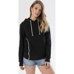 Czarna Bluza Pheromei. Czarne bluzy damskie Born2be, xl, bez wzorów, bez rękawów, z kapturem. W wyprzedaży za 74,99 zł.