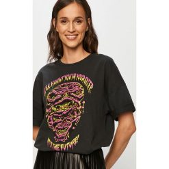 Volcom - T-shirt. Czarne bluzki damskie Volcom, s, z nadrukiem, z bawełny, casualowe, z okrągłym kołnierzem, z krótkim rękawem. Za 159,90 zł.