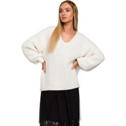 Sweter z dekoltem w serek i połyskującą nitką - ecru. Swetry damskie Moe, s, bez wzorów, z poliamidu, bez rękawów, bez kaptura. Za 189,00 zł.