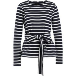 J.CREW WRAP TOP IN STRIPE Bluzka z długim rękawem navy/ivory. Niebieskie bluzki damskie marki J.CREW, xxs, z bawełny. Za 269,00 zł.
