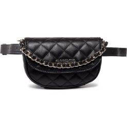 Saszetka nerka GUESS - Melise (VG) Mini HWVG76 67800 BLACK. Czarne nerki damskie Guess, z aplikacjami, ze skóry ekologicznej, młodzieżowe, duże, bez dodatków. W wyprzedaży za 299,00 zł.