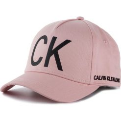 Czapka z daszkiem CALVIN KLEIN JEANS - J Ck Jeans Cap W K60K605693 642. Różowe czapki damskie z bawełny. W wyprzedaży za 129,00 zł.