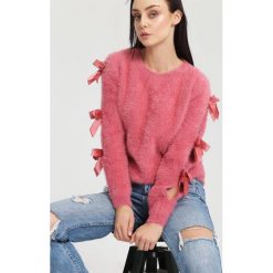 Ciemnoróżowy Sweter Lucky Luck. Czerwone swetry klasyczne damskie other, na jesień, uniwersalny. Za 54,99 zł.