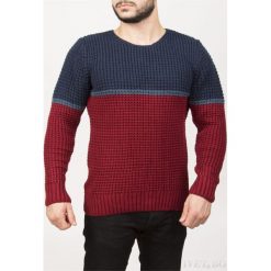 Sweterek TERRERO BORDO. Czerwone swetry męskie Sweterek TERRERO BORDO, xl, bez wzorów, bez kołnierzyka, bez kaptura. W wyprzedaży za 59,00 zł.