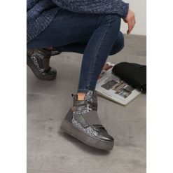 Srebrne Sneakersy Xevera. Szare buty sportowe damskie Born2be. Za 139,99 zł.