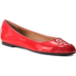 Baleriny EMPORIO ARMANI - X3D212 XD138 00029 Rosso. Czerwone baleriny damskie marki Emporio Armani, na co dzień, ze skóry, klasyczne. W wyprzedaży za 509,00 zł.