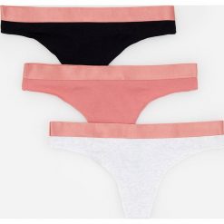 Stringi z bawełny organicznej 3 pack - Czarny. Czarne stringi damskie Reserved, xl, bez wzorów, z bawełny. Za 49,99 zł.