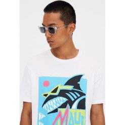 Koszulka z nadrukiem Maui and Sons. Białe koszulki męskie Pull&Bear, m, z nadrukiem, bez kołnierzyka, z długim rękawem, długie. Za 59,90 zł.