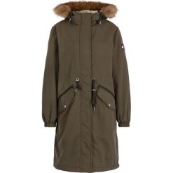 Parka Tommy Jeans Tjw Hooded DW0DW07093. Zielone kurtki damskie Tommy Jeans, xs, bez wzorów, z bawełny, bez kaptura. W wyprzedaży za 649,00 zł.