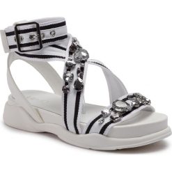 Sandały LIU JO - Star 03 B19043 TX040 White/Black S1005. Białe klapki damskie Liu Jo, z aplikacjami, ze skóry ekologicznej, bez obcasa. W wyprzedaży za 339,00 zł.