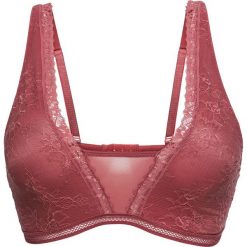 Biustonosz bustier bonprix dymny malinowy. Czerwone biustonosze bardotka bonprix, w koronkowe wzory, z koronki. Za 44,99 zł.