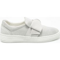 Bullboxer - Buty. Szare buty sportowe damskie Bullboxer, z materiału. W wyprzedaży za 159,90 zł.