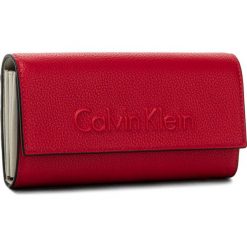 Portfele damskie: Duży Portfel Damski CALVIN KLEIN BLACK LABEL – Edge Large Trifold K60K603911 618