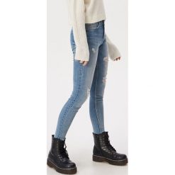 Jeansy skinny ECO AWARE - Niebieski. Niebieskie jeansy damskie Sinsay. Za 69,99 zł.