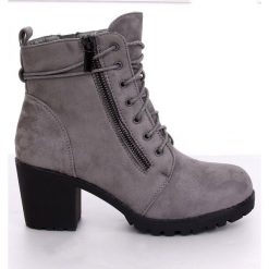 Botki na protektorze szare W358 Grey. Szare botki damskie ButyModne, street, bez obcasa, na sznurówki. W wyprzedaży za 126,68 zł.
