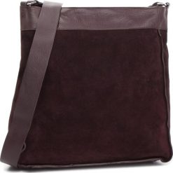 Torebka CLARKS - Teasdale Coast 261359690 Aubergine Suede. Fioletowe torebki klasyczne damskie marki Clarks, ze skóry, na ramię. W wyprzedaży za 329,00 zł.
