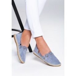 Niebieskie Espadryle Mooch. Niebieskie espadryle damskie marki vices, z aplikacjami, bez obcasa, na płaskiej podeszwie. Za 79,99 zł.