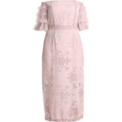 Lost Ink Plus WARDROBE COLUMN MAXI DRESS Suknia balowa blush. Różowe sukienki damskie Lost Ink Plus, bez wzorów, z poliesteru, wizytowe, bez kołnierzyka, bez rękawów, maxi. Za 379,00 zł.