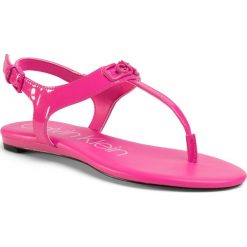 Sandały CALVIN KLEIN - Shamary B4E7933 Scuba Pink. Różowe klapki damskie Calvin Klein, bez wzorów, ze skóry ekologicznej, bez obcasa, na obcasie. Za 379,00 zł.