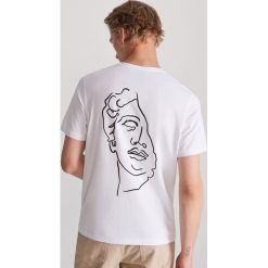 T-shirt z motywem antycznym - Biały. Białe t-shirty damskie Reserved, s, bez wzorów, bez kołnierzyka. Za 49,99 zł.