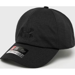 Under Armour - Czapka. Czarne czapki damskie Under Armour, bez wzorów, z poliesteru. W wyprzedaży za 69,90 zł.