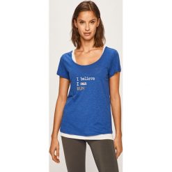 Etam - T-shirt Mathea. Niebieskie bluzki damskie Etam, s, z nadrukiem, z bawełny, z okrągłym kołnierzem. W wyprzedaży za 89,90 zł.