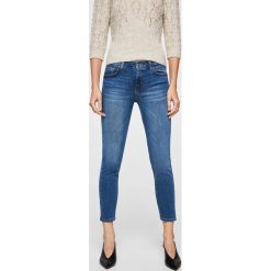 Mango - Jeansy Skinnycr. Niebieskie rurki damskie marki Mango. W wyprzedaży za 119,90 zł.