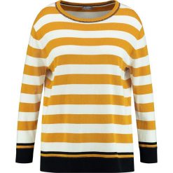 Sweter w kolorze żółto-biało-czarnym. Żółte swetry damskie SAMOON, w paski, z bawełny, bez rękawów, bez kaptura. W wyprzedaży za 172,95 zł.