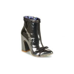 Botki Irregular Choice ANASTASIA. Czarne botki damskie Irregular Choice, bez obcasa, bez zapięcia. W wyprzedaży za 447,30 zł.