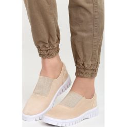 Beżowe Slip On Miokki. Brązowe tenisówki damskie Born2be, ze skóry. Za 49,99 zł.