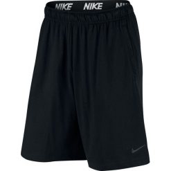 Spodenki Nike Training Short (842267-010). Czarne spodenki sportowe męskie Nike, z bawełny, sportowe. Za 99,99 zł.