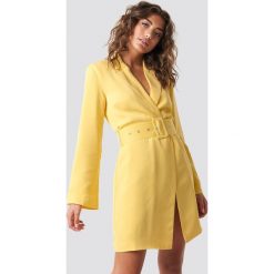 Hannalicious x NA-KD Sukienka-marynarka - Yellow. Żółte sukienki mini marki Hannalicious x NA-KD, z długim rękawem. Za 283,95 zł.