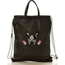FUNNY DOG Skórzany Włoski Plecak worek czarny. Czarne plecaki damskie marki MAZZINI, z haftami, ze skóry, z haftem. Za 289,00 zł.