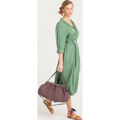 SUKIENKA VERUSKA Sportmax Code. Zielone sukienki damskie Sportmax Code, na co dzień, bez wzorów, z wiskozy, z włoskim kołnierzykiem, bez rękawów, midi, proste. Za 1049,30 zł.