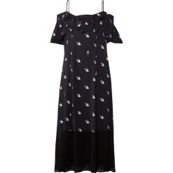 McQ Alexander McQueen OFF SHOULDER DRESS Długa sukienka midnight navy. Niebieskie sukienki damskie marki McQ Alexander McQueen, bez wzorów, z wiskozy, wizytowe, bez kołnierzyka, z długim rękawem, długie, maxi. W wyprzedaży za 994,05 zł.