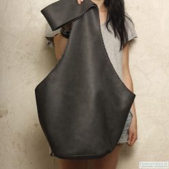 Torebki klasyczne damskie: Long Boogi Bag grafitowa / torebka hobo / boho