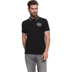 Koszulka polo w kolorze czarnym. Koszulki męskie Lonsdale, Kangol. W wyprzedaży za 59,95 zł.