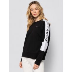 Bluza DKNY Sport DP9T7064. Czarne bluzy sportowe damskie DKNY Sport, m, bez wzorów, z bawełny, bez rękawów, bez kaptura. W wyprzedaży za 239,00 zł.