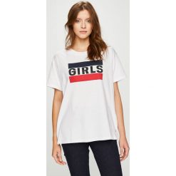 Levi's - Top. Brązowe topy damskie marki Levi's®, l, z nadrukiem, z bawełny, z okrągłym kołnierzem. Za 119,90 zł.